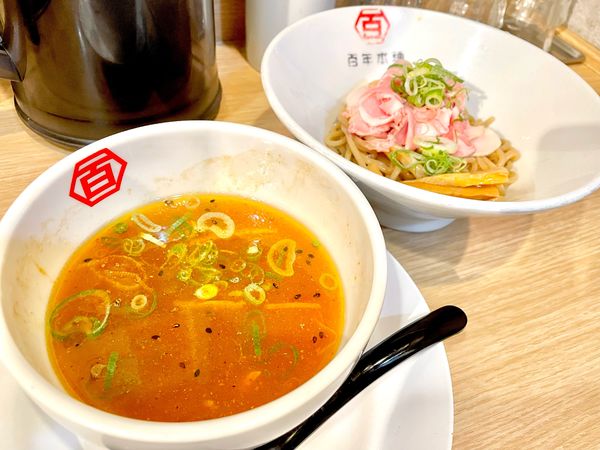 「醤油肉汁つけ麺　半麺　950」@百年本舗 秋葉原総本店の写真