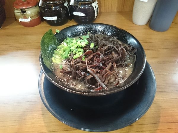 「ラーメン きくらげ」@博多長浜らーめん ぼたんの写真