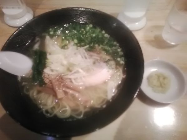 「塩生姜らーめん(870円)」@らーめんめんぱちの写真