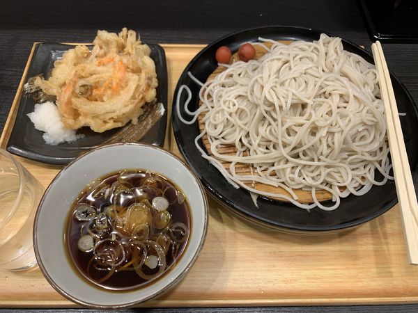 「かき揚げせいろ大盛 460円」@小諸そば 金杉橋店の写真