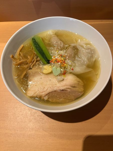 「わんたん塩 1,400円」@らぁ麺 恋泥棒の写真