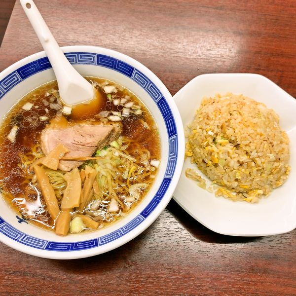 「ラーメン＆半チャーハン」@中華 大興の写真