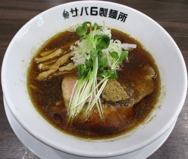 「サバ醤油ラーメン　790円」@サバ6製麺所 中目黒店の写真