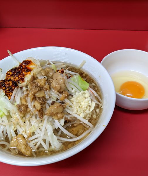 「小ラーメン（麺半分）＋生たまご」@ラーメン二郎 千住大橋駅前店の写真