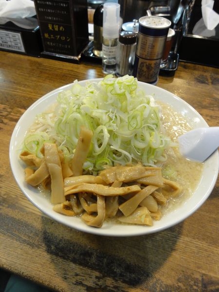 「しょうゆらーめん850円」@こってりらーめん 誉の写真