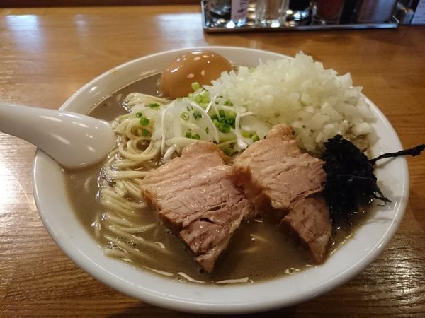 「濃厚煮干そば中」@中村屋総本山の写真