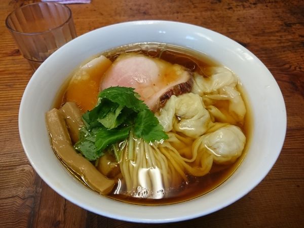 「わんたん醤油らぁ麺」@飯田商店 湯河原本店の写真