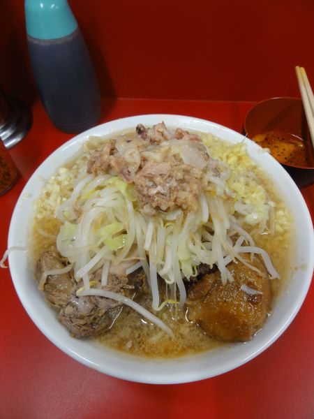 「小750円NAG生卵50円」@ラーメン二郎 大宮公園駅前店の写真