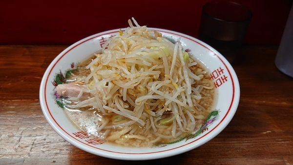 「小ラーメン 煮卵 ヤサイ カラメ」@ザ・ラーメンスモールアックスの写真