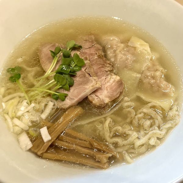 「ワンタン入り塩そば」@麺匠 燈の写真