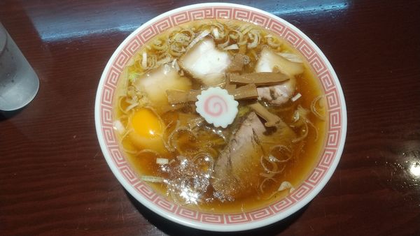 「月見中華そば900円」@中華そば えもとの写真