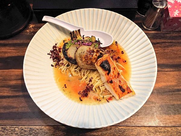 「キンメカブのロースト、キンメのフォン、炭火」@稲荷屋の写真