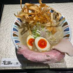 にぼし吟醸nigori (¥920) 燻製玉子(¥150)