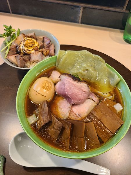 「特製手打中華蕎麦 醤油+マシめんま(5枚)+気まぐれ肉ごはん」@手打麺祭 かめ囲の写真