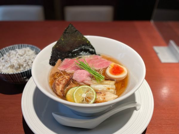 「【限定】松茸とまぐろ出汁のらぁ麺¥1800」@酒肴場 屯の写真