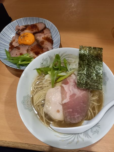 「煮干中華蕎麦￥890＋ローストポーク丼￥400」@北千住煮干中華蕎麦 かれんの写真