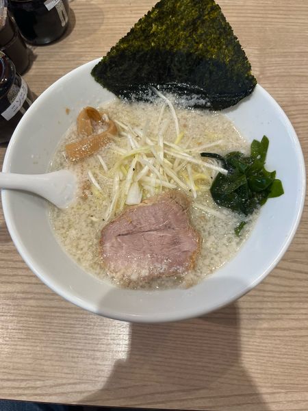 「コッテリの塩ラーメン 850円」@コッテリの塩らー麺専門店 MANNISH 日暮里店の写真
