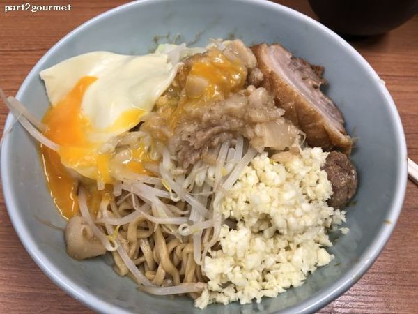「まぜそば(中) 「ニンニクアブラチーズ」(880円)」@ラーメン やまや 本店の写真