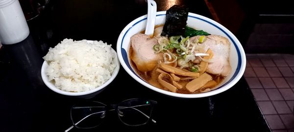 「チャーシューメン(固め)サービスライス。」@代一元 大森店の写真