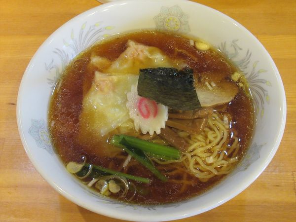 「ワンタンメン（770円）」@盛龍飯店の写真