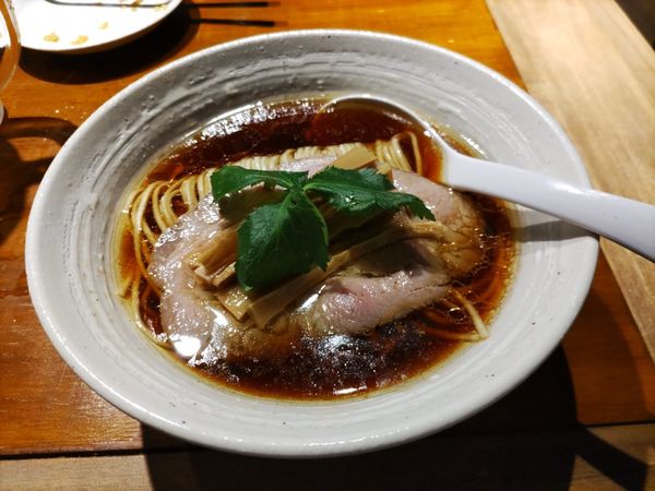 「SALの醤油そば」@三鷹らーめん酒場 SALの写真