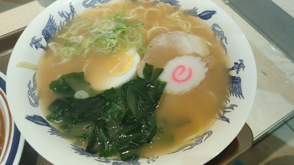 「煮干しラーメン」@名代 富士そば 秋葉原電気街店の写真