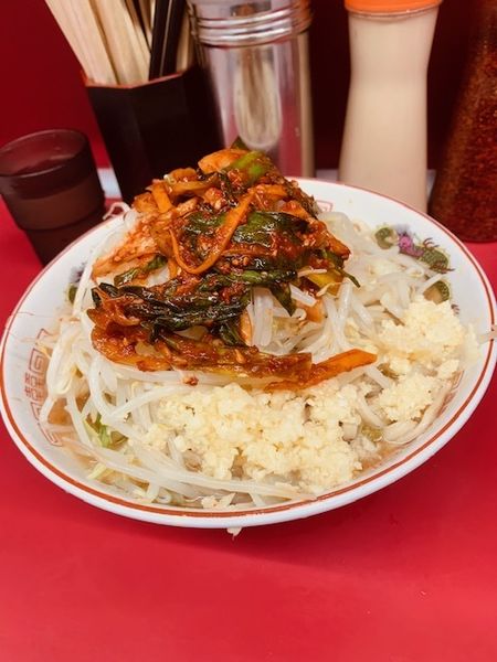 「ラーメン 850円　九条ネギキムチ100円」@ラーメン二郎 湘南藤沢店の写真