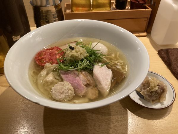 「特製潮そば＋名物焼売1個」@饗 くろ㐂の写真