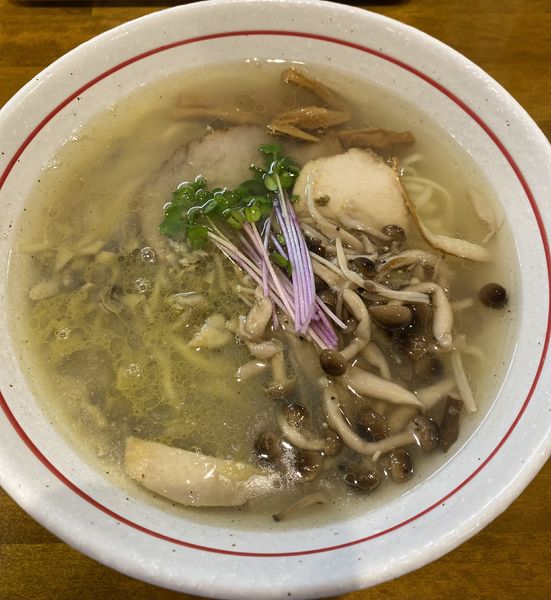 「【限定】牡蠣と三種の木の子塩らー麺　９５０円」@麺屋 ぬまたの写真