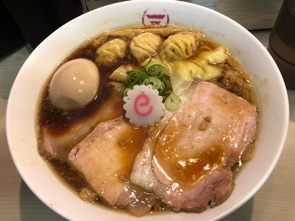「特中華そば大1150円」@横浜中華そば 維新商店の写真