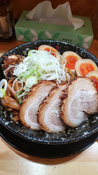 「油そば」@背脂の魔術師 ツボミの写真