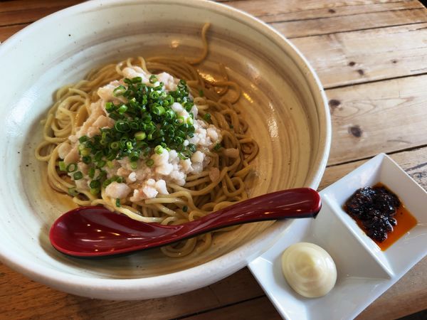 「牡蠣醤油まぜそば(1.5玉)+別皿トッピング」@支那そば ヒイラギ食堂の写真