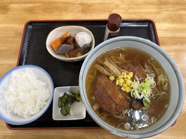 「かつラーメン定食(ドリンク付き)950円」@バンベールの写真