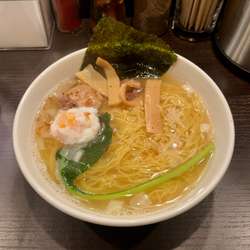 塩ラーメン エビ油 並盛（750円）