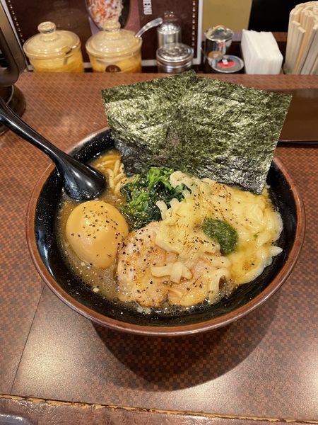 「ラーメン　＋モッツァレラチーズ」@NOODLE HEARTSの写真