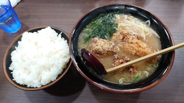 「からあげラーメン 950円 + ライス 200円」@ラーメンショップ とさっ子の写真