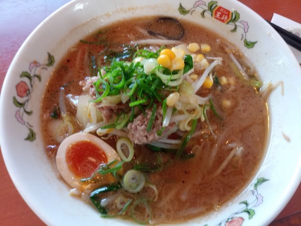 「味噌ラーメン715円(クーポン餃子、餃子倶楽部で7％割引他)」@餃子の王将 柏松ヶ崎店の写真
