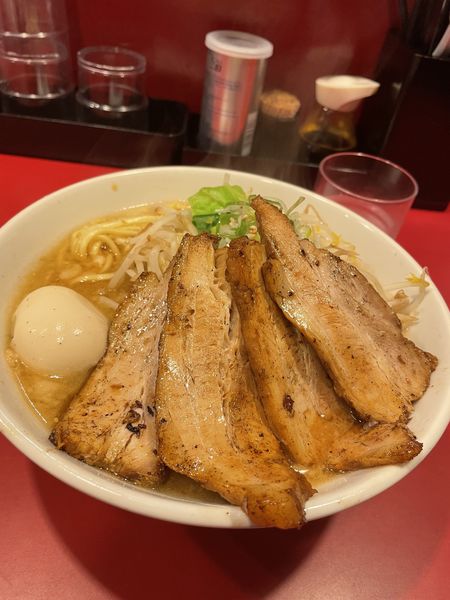 「バカ馬味噌ラーメン　チャーシュー・味玉」@らー麺 つけ麺 おぐりの写真