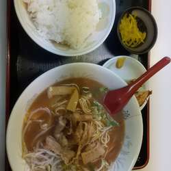 中華そば+ライス+餃子2個=Cランチ