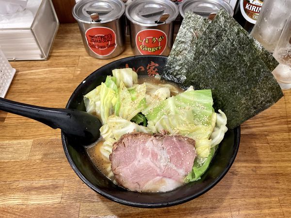 「キリンラガー＋ハイボール＋肉汁餃子→キャベツラーメン＋替玉」@せい家 三鷹店の写真