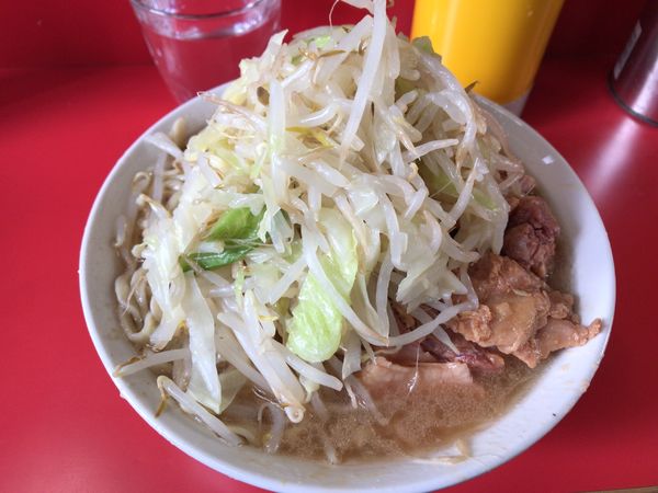 「豚入りラーメン　（ヤサイ）700円」@ラーメン二郎 三田本店の写真