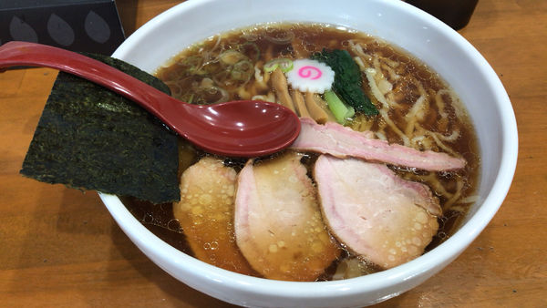 「ワンタン麺　しょうが醤油味　￥970」@とら食堂 松戸分店の写真