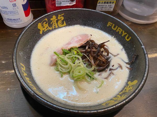 「ラーメン（バリカタ）750円」@とんこつラーメン博多風龍 上野店の写真