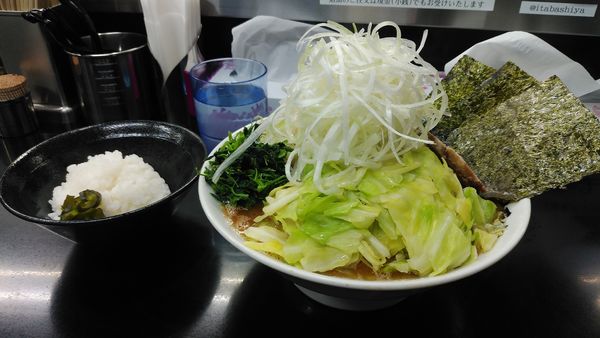 「野菜3点盛りら～めん中」@横浜家系らーめん 板橋家の写真