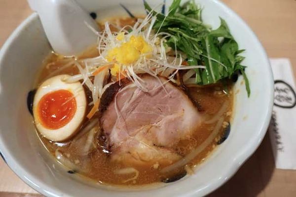 「冬味噌らーめん　1,100円」@与ろゐ屋の写真