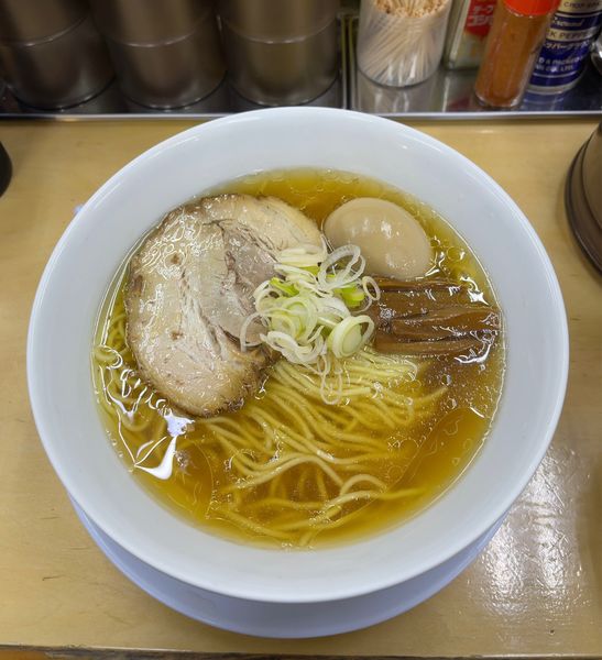 「カミソリパンチ+煮玉子（900円）」@友愛亭の写真