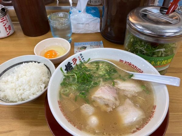 「ラーメン690円+(生卵、小ライス 0円)」@ラーメン 横綱 松戸店の写真