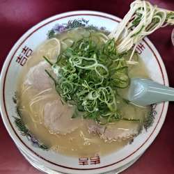 ラーメン(750円)