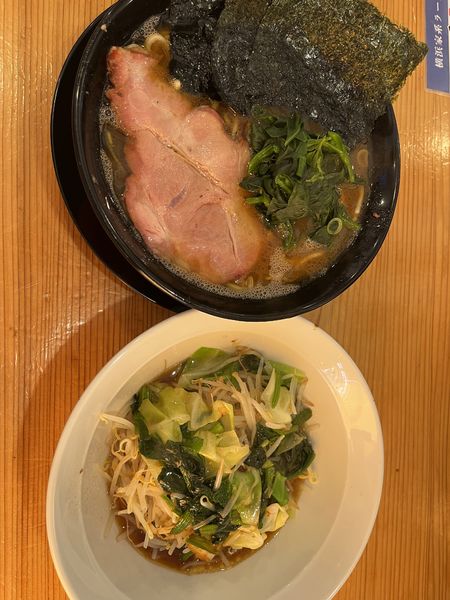 「ラーメン750円＋野菜畑150円」@横浜家系ラーメン伯耆家の写真