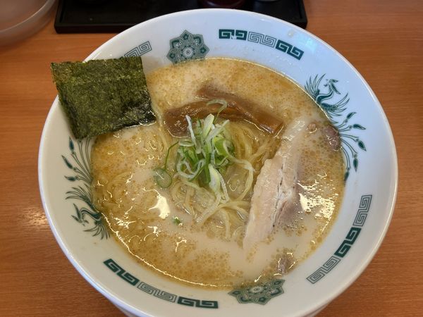 「大盛とんこつラーメン　麺硬め」@熱烈中華食堂 日高屋 新座畑中店の写真
